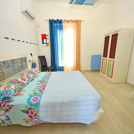 Hotel Casa Mondrian Tiggiano